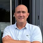 Mischa Oosterveld, Bestuurder, Stichting Zekere Basis